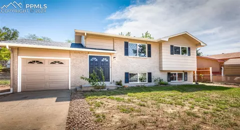 6885 Metropolitan St, Colorado Springs, CO 80911
