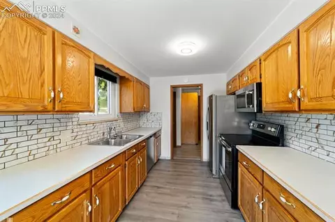 554 Quentin St, Aurora, CO 80011 photo 5