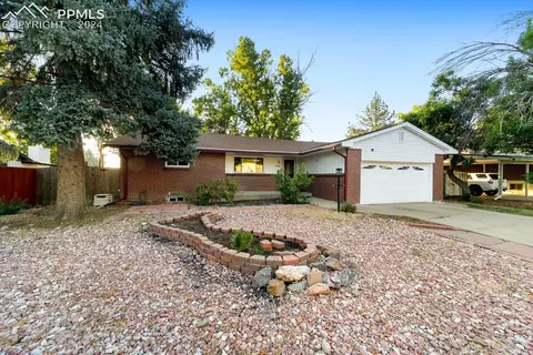 554 Quentin St, Aurora, CO 80011