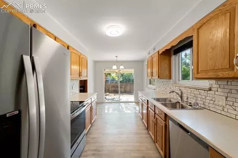 554 Quentin St, Aurora, CO 80011 photo 8