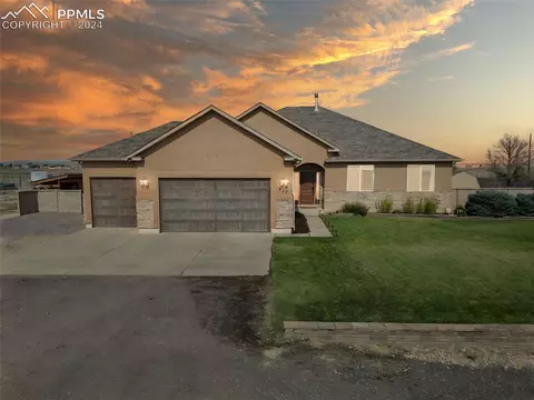 917 N Jaroso Dr, Pueblo West, CO 81007