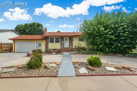 2122 Lynwood Ln, Pueblo, CO 81005