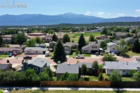 2077 Ambleside Dr, Colorado Springs, CO 80915