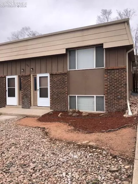 1190 Magnolia St, Colorado Springs, CO 80907