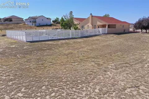 206 S Los Olivos Dr, Pueblo West, CO 81007