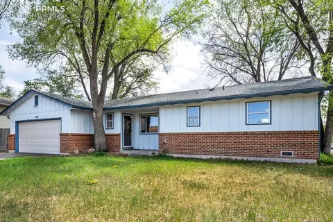 204 Byron Dr, Colorado Springs, CO 80910