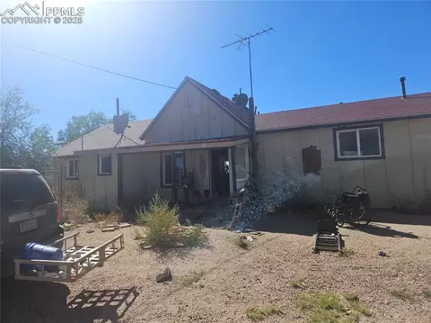 10450 S Squirrel Creek Rd, Fountain, CO 80817