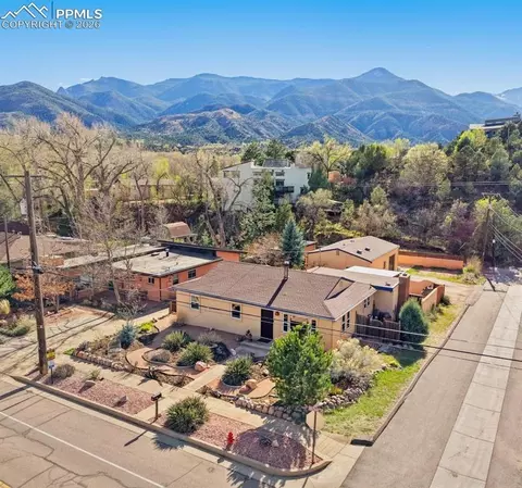 207 Beckers Ln, Manitou Springs, CO 80829