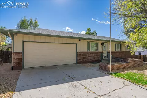 2855 El Capitan Dr, Colorado Springs, CO 80918