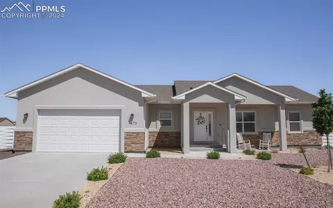 678 N Paradox Dr, Pueblo, CO 81007