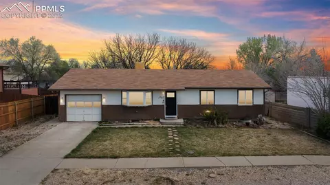 1707 Pioneer Rd, Pueblo, CO 81008
