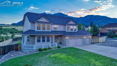 745 Amberglen Ct, Colorado Springs, CO 80906