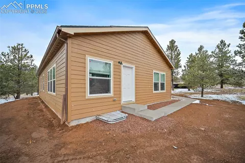 20 Apache Cir, Florissant, CO 80816
