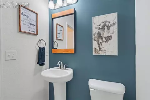 Bath - 7811 Berwyn Loop, Peyton, CO 80831 photo 1 of 3
