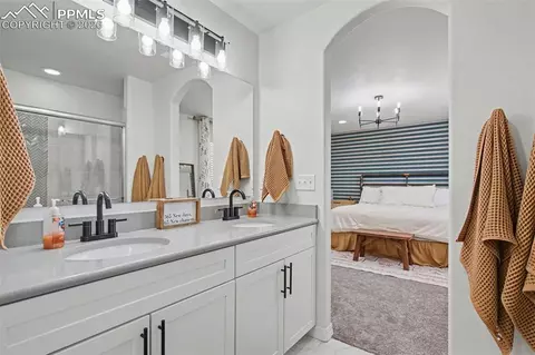 Bath - 7811 Berwyn Loop, Peyton, CO 80831 photo 2 of 3