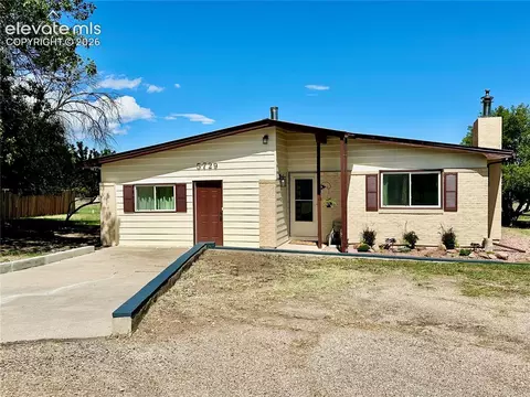 5729 Lake Beckwith Pl, Colorado City, CO 81019