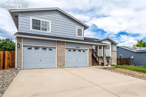 7326 Sue Ln, Colorado Springs, CO 80925