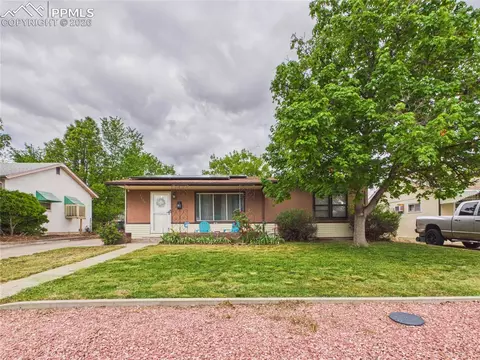 1615 Englewood Dr, Pueblo, CO 81005