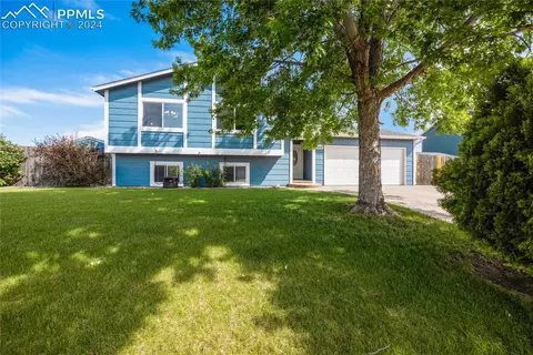 100 Yearling Ct, Fountain, CO 80817
