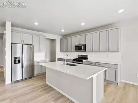 13327 Valley Peak Dr, Peyton, CO 80831 photo 2