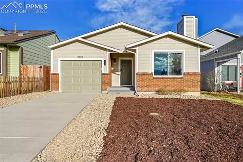 2325 Calistoga Dr, Colorado Springs, CO 80915