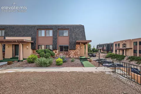 2913 Mesa Rd #A, Colorado Springs, CO 80904