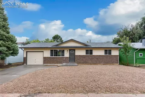 412 Rosewood Dr, Fountain, CO 80817