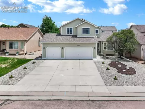 3929 Pronghorn Meadows Cir, Colorado Springs, CO 80922
