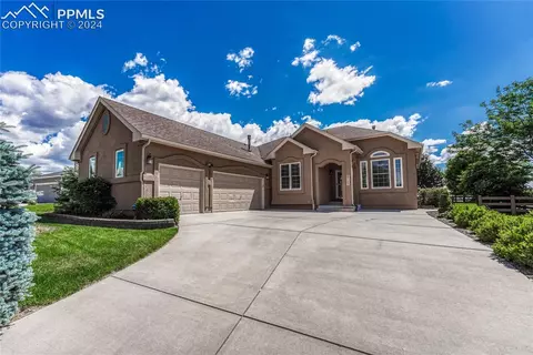 8713 Roaring Fork Dr, Colorado Springs, CO 80924