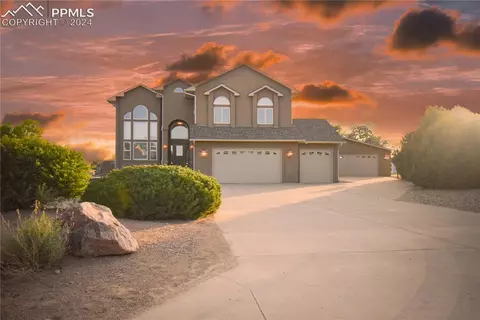 1329 S Scarsboro Ct, Pueblo West, CO 81007