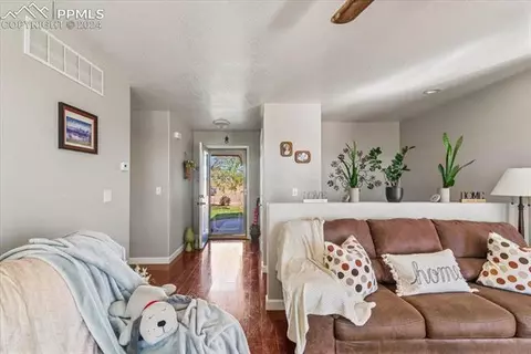 1482 E Ithaca Dr, Pueblo, CO 81007 photo 2
