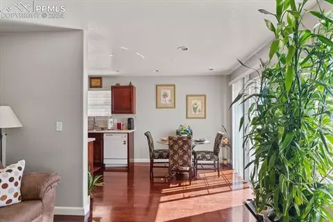 1482 E Ithaca Dr, Pueblo, CO 81007 photo 4