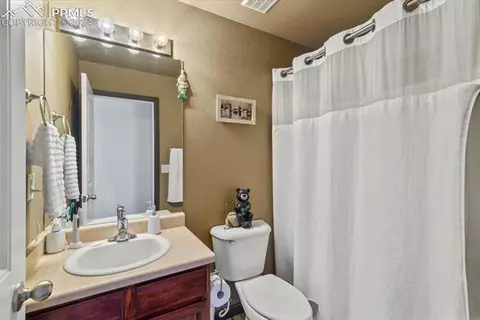 1482 E Ithaca Dr, Pueblo, CO 81007 photo 11