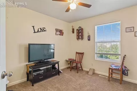 1482 E Ithaca Dr, Pueblo, CO 81007 photo 13