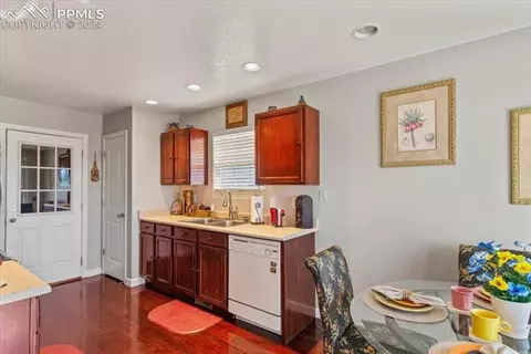 1482 E Ithaca Dr, Pueblo, CO 81007 photo 9