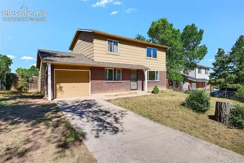 2133 Pepperwood Dr, Colorado Springs, CO 80910