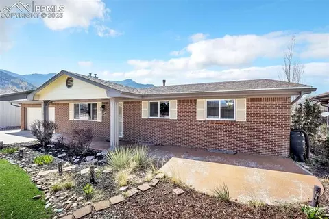 214 Crystal Hills Blvd, Manitou Springs, CO 80829