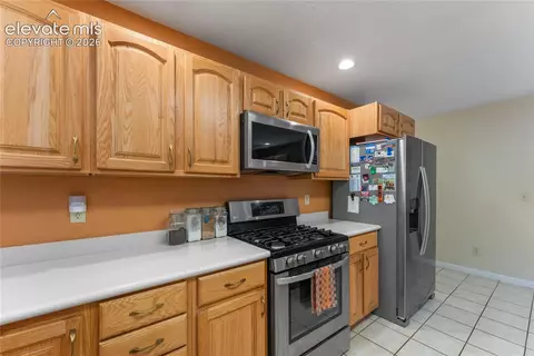 Kitchen - 657 Spring Valley Dr, Divide, CO 80814 photo 2 of 4