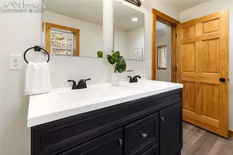 Bath - 60 Beaver Pond Rd, Divide, CO 80814 photo 4 of 5