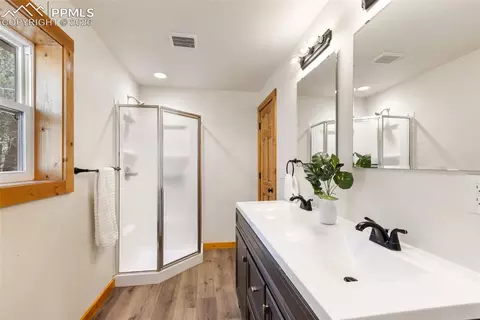 Bath - 60 Beaver Pond Rd, Divide, CO 80814 photo 5 of 5