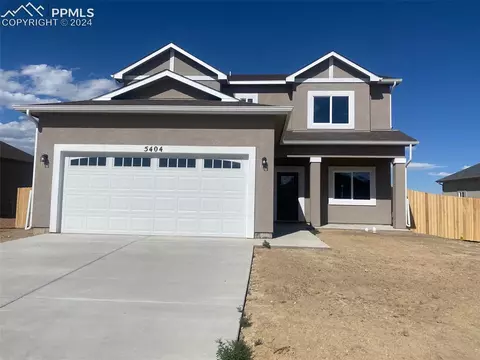5404 Gannet Ln, Pueblo, CO 81008