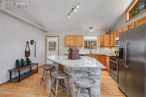 565 Ridge Rd, Divide, CO 80814 photo 11