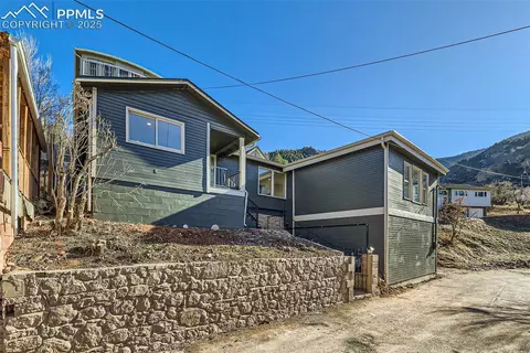 33 Cherokee Rd, Manitou Springs, CO 80829