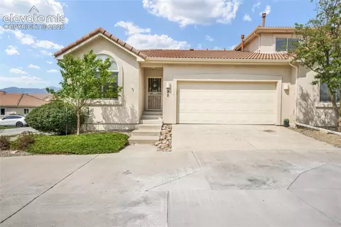92 Luxury Ln, Colorado Springs, CO 80921