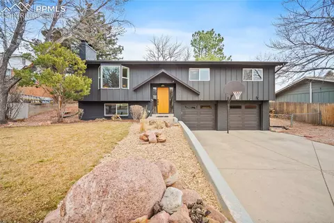 1009 Panorama Dr, Colorado Springs, CO 80904