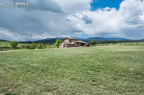 8419 3r Rd, Beulah, CO 81023