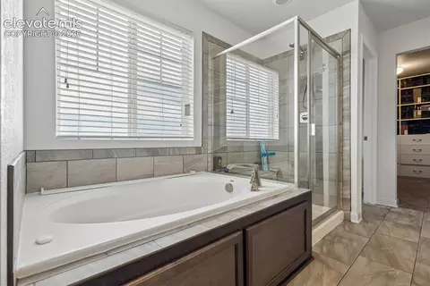 Bath - 21447 E Union Pl, Aurora, CO 80015 photo 1 of 2