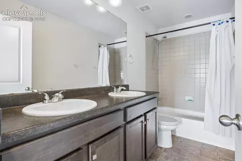 Bath - 21447 E Union Pl, Aurora, CO 80015 photo 2 of 2