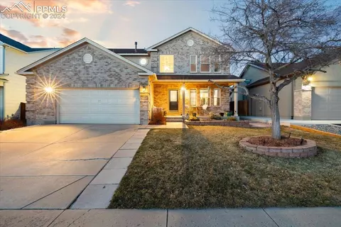 7108 Hillock Dr, Colorado Springs, CO 80922