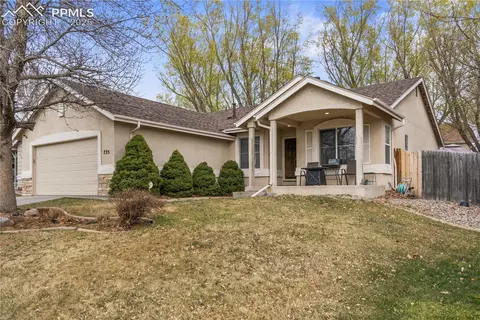 735 Aspenglow Ln, Colorado Springs, CO 80916